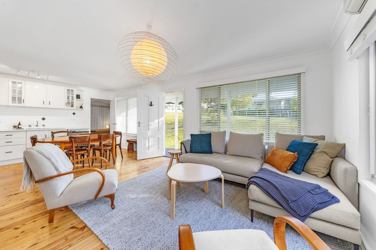 Top performing Airbnb: Moby's at Hyams Beach in Hyams Beach