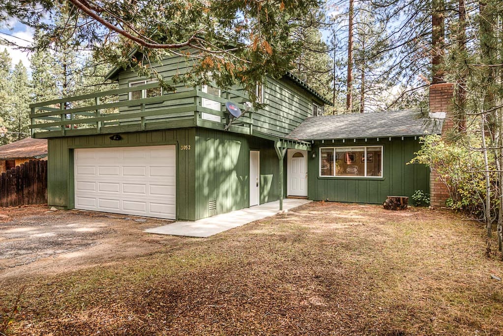 Enjoy a laid-back stay at this Lake Tahoe cabin.