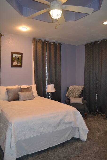 New Queen bed