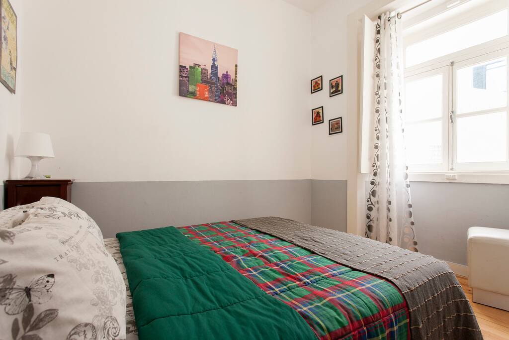 Quarto principal muito soalheiro