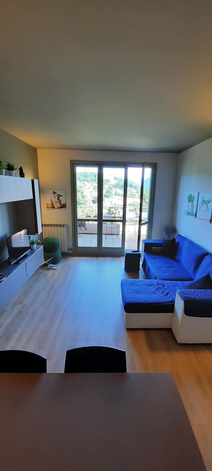 客厅，配备沙发床