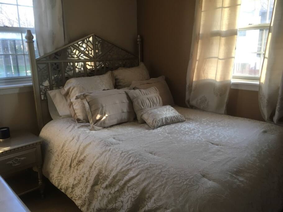 Guest bedroom