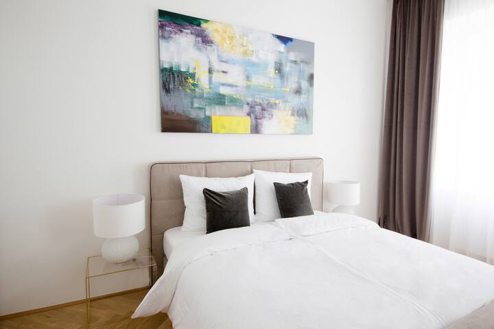 Three-Bedroom Apartment – Opera gallery image 5