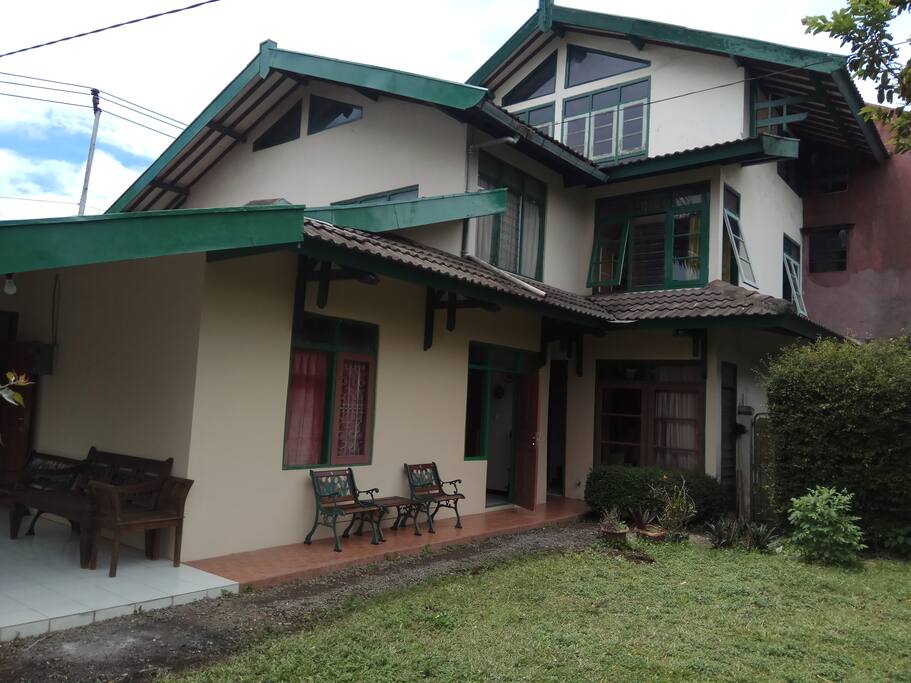 Form villa from the yard