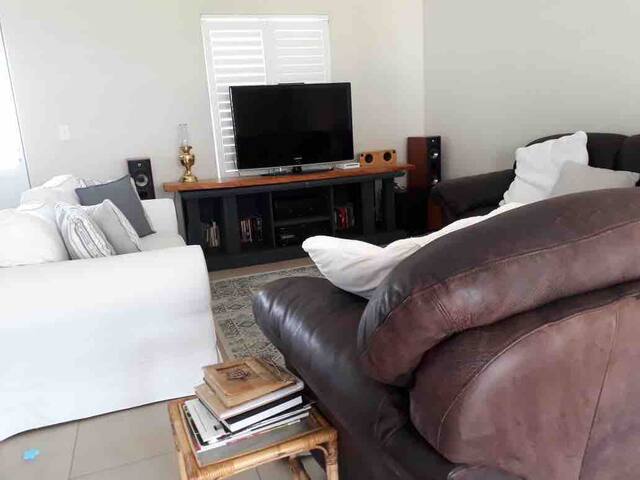 6 Sleeper home with outdoor gym and gas hob gallery image 5