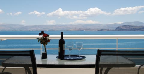 Top performing Airbnb: IRIS Linamare (1 bedroom seaside apartment) in δήμος άργους μυκηνών