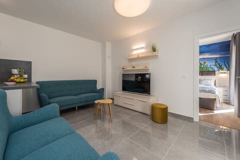 Top performing Airbnb: Villa "Mattina", with heated pool and jacuzzi in Općina Privlaka