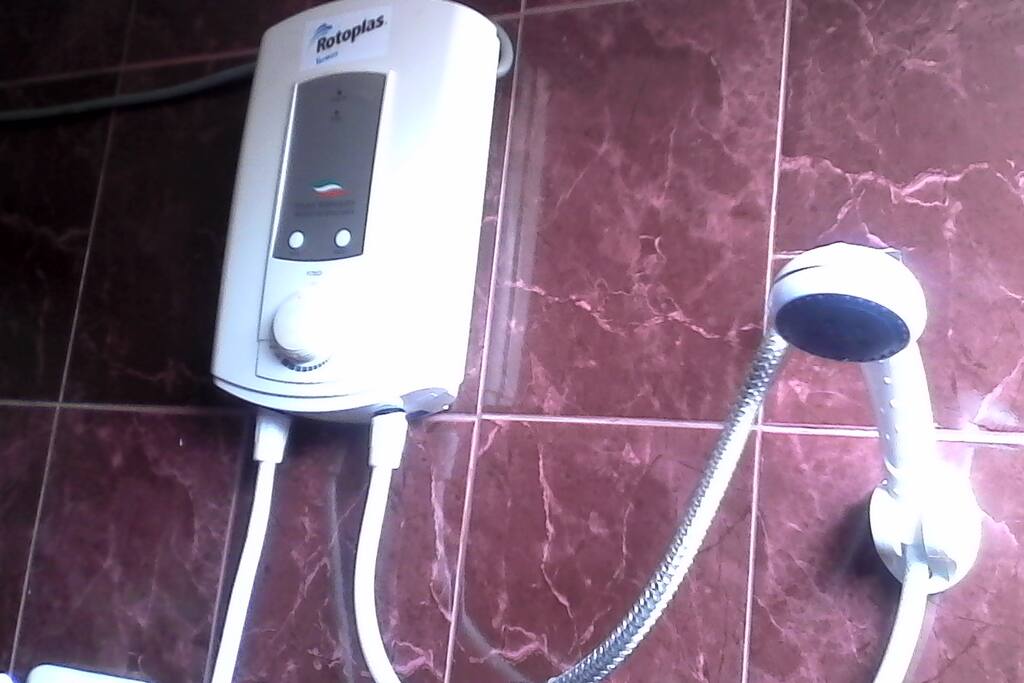 Agua temperada en los 2 baños
