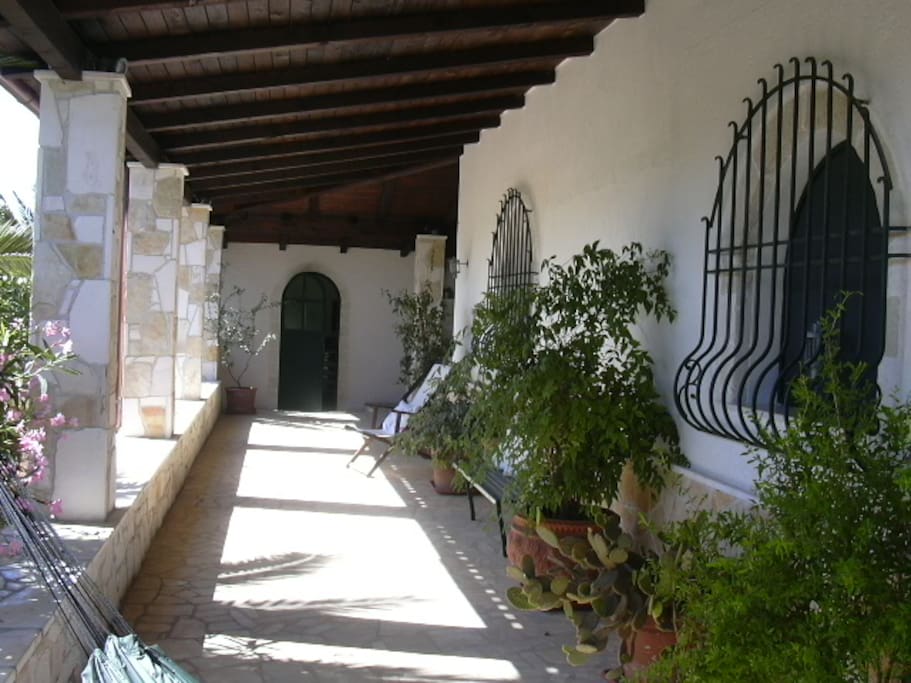 portico laterale
