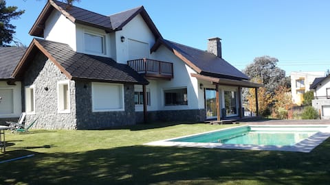 Airbnb con mejor rendimiento: GOLF HOUSE en Sierra De Los Padres