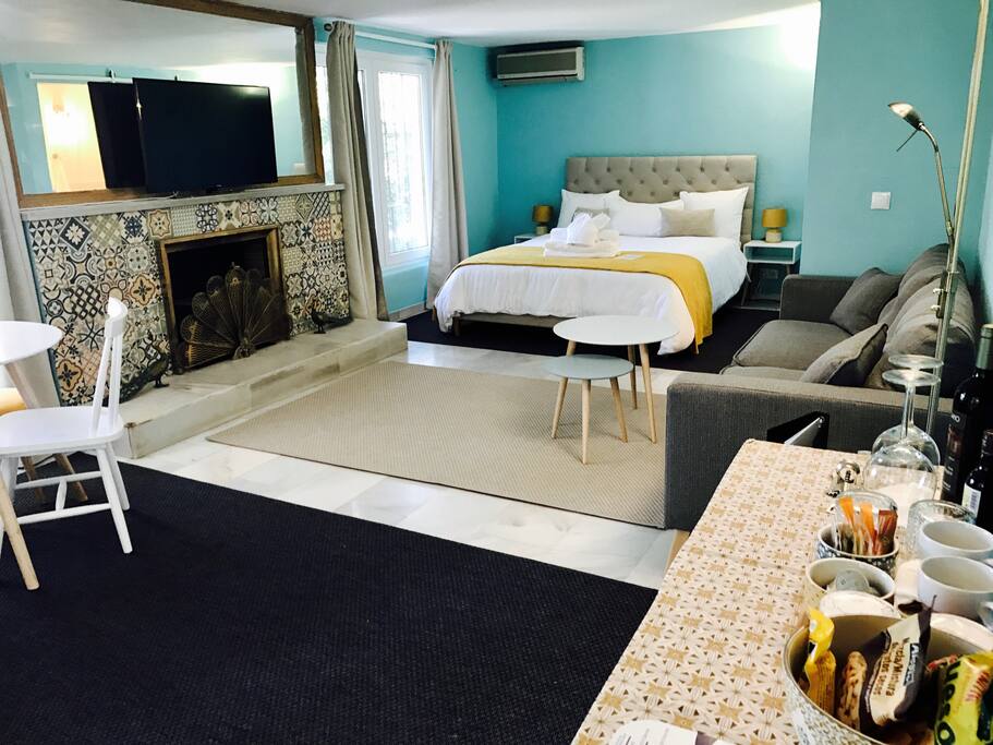 'Marbella Suite' Ensuite, 1 queen bed & 1 sofa bed