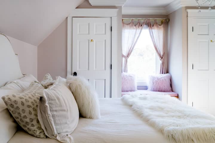 三楼粉红色房间