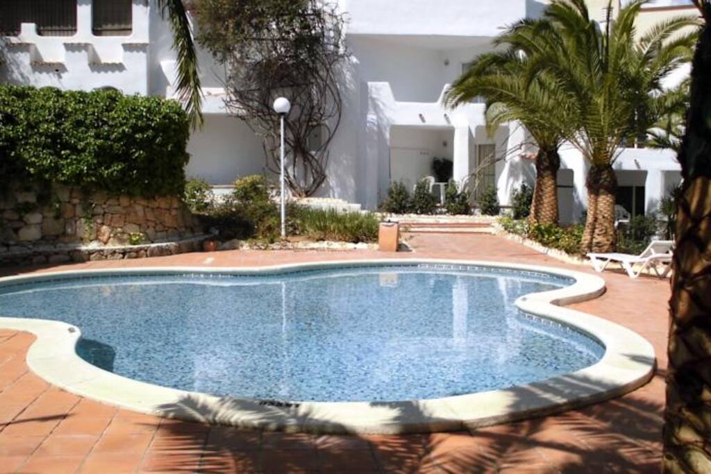 PISCINA 1