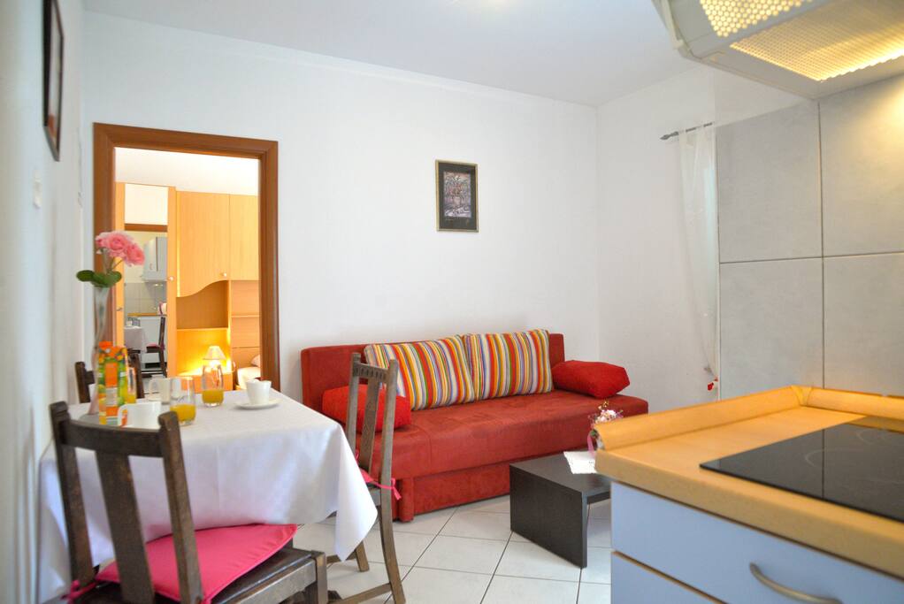 Seating Area/ Dining Area