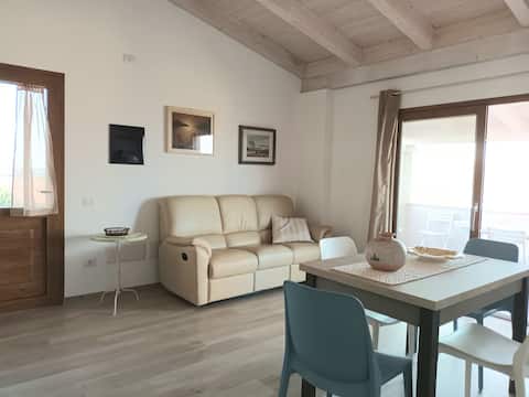 Top Airbnb: Three-room apartment with sea view - Cannigione in Arzachena