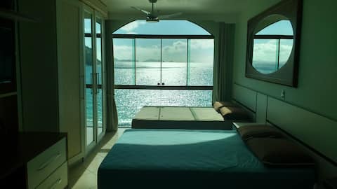 Cinematic view! Loft 6th floor facing the sea!