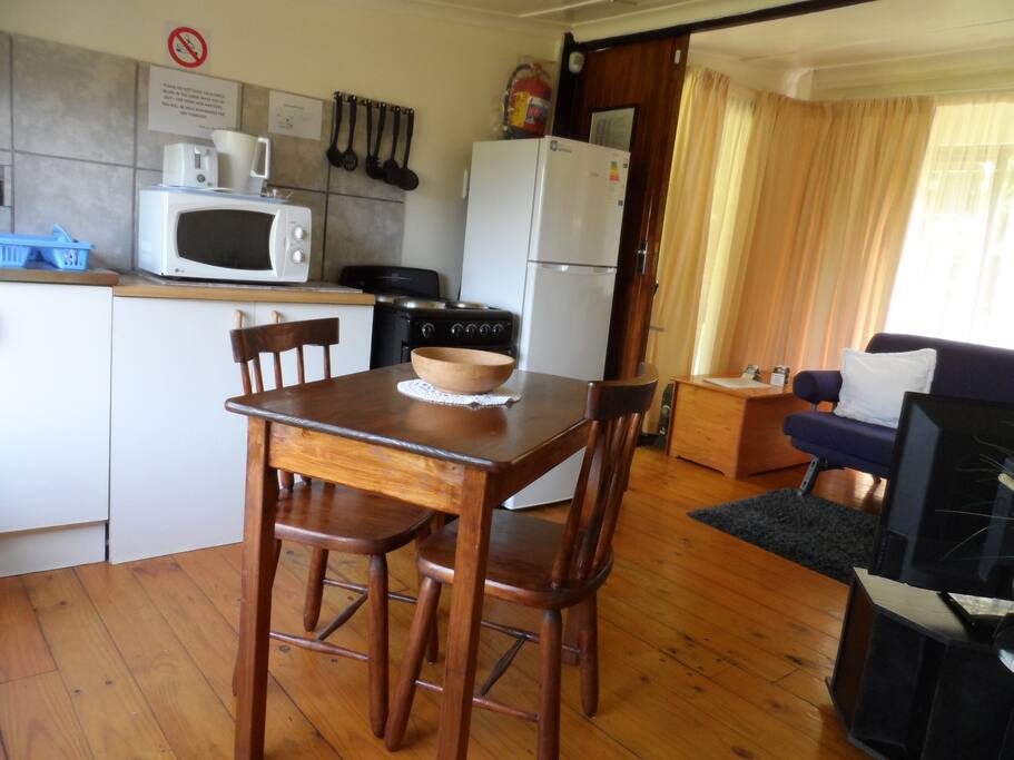 Kitchen / Lounge