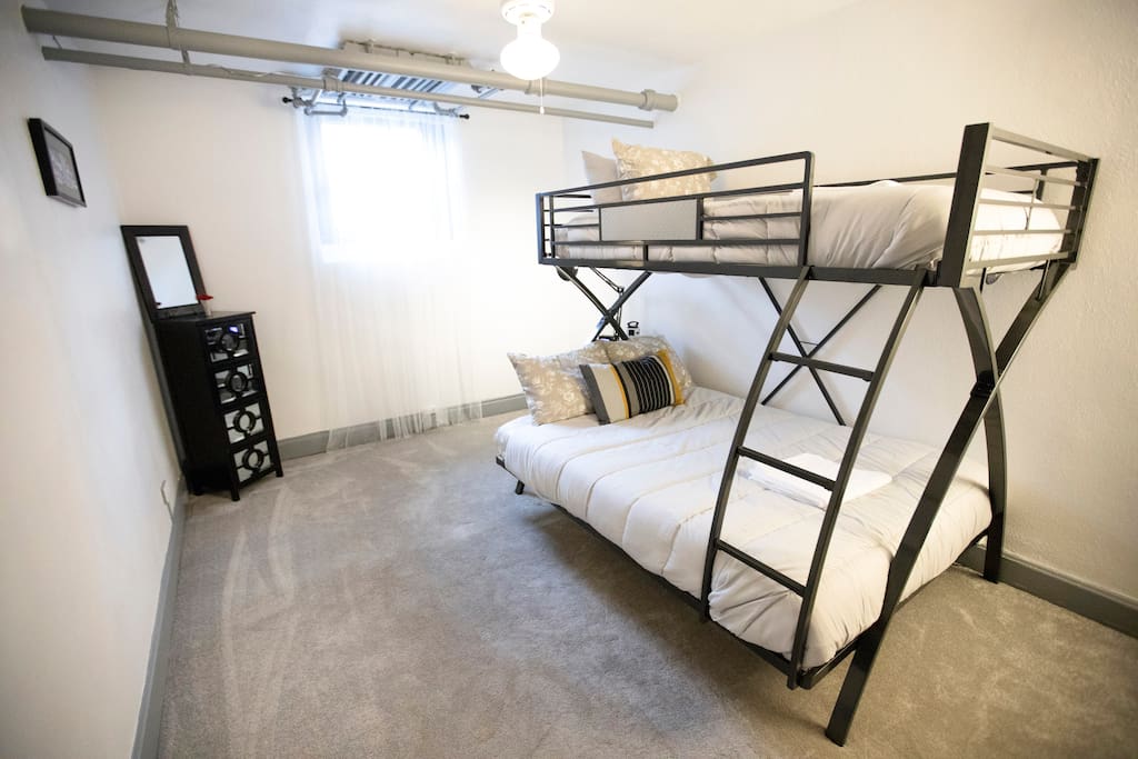 Both rooms have walk in closets