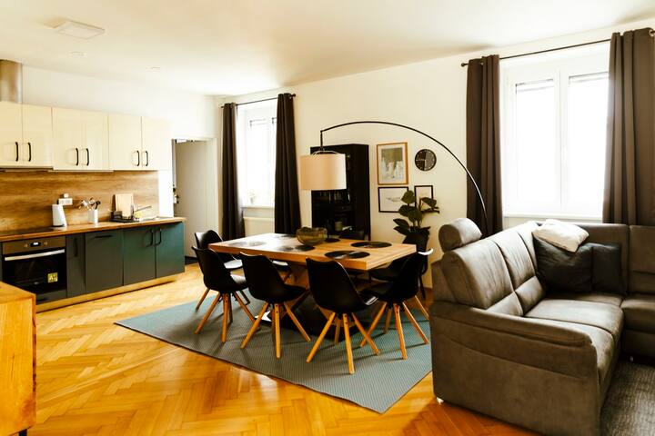 Traumhafte Wohnung &Terrasse/ Parkplatz gallery image 2