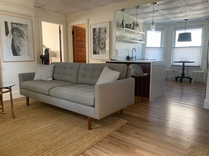 Willard Beach: Cozy Apartment With A King Size Bed - South Portland, ME