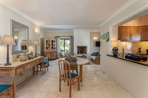 Successful Airbnb property: Luxury Family Apt near Padel & Beach, Heated Pool in Almancil