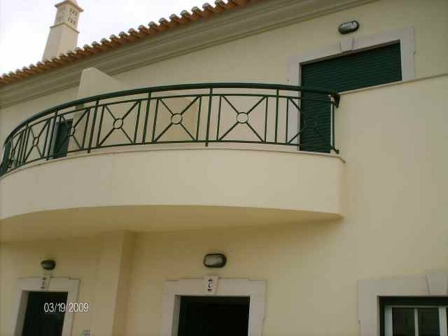 Upper floor with 2 ensuite bedrooms