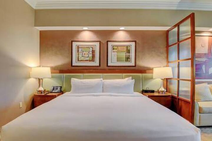 888 # 30, MGM Signature Two (2) Bedroom Suites ! gallery image 4
