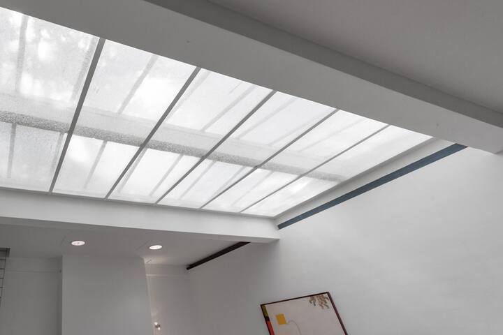 Central 350m2/ 6p river side design apartment gallery image 3