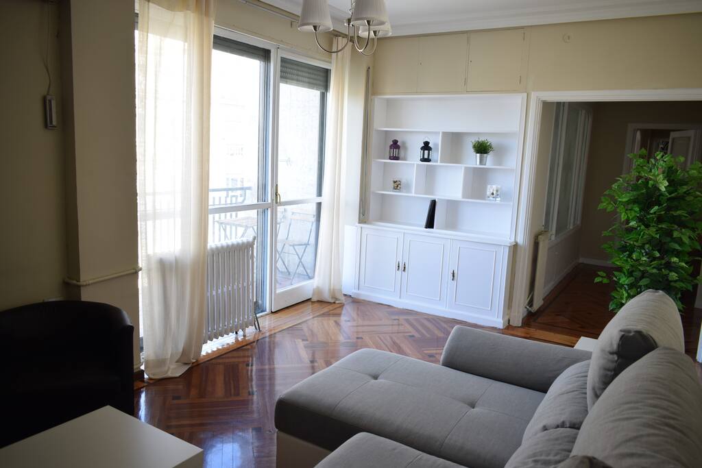 Salón con terraza.