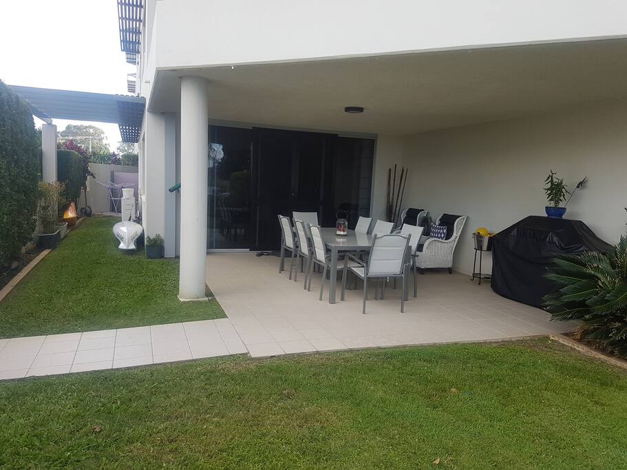 Fully enclosed courtyard