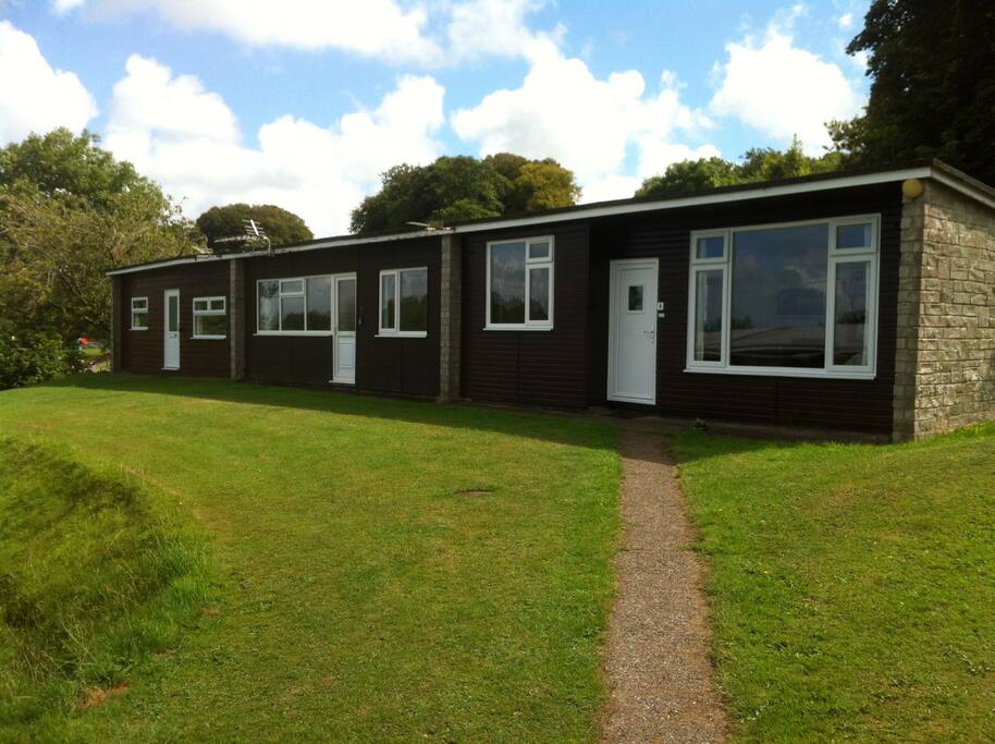 sea valley 9a is the middle chalet