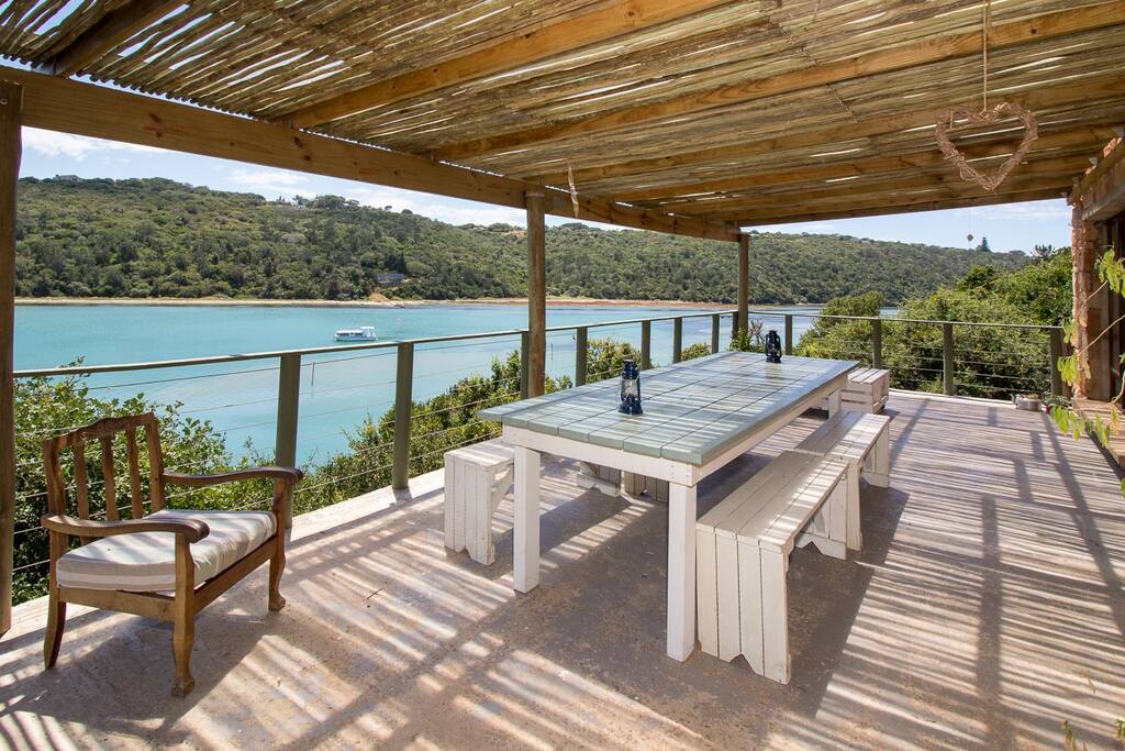 Entertainment Deck