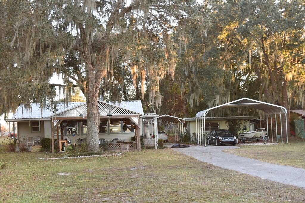 Front view of home