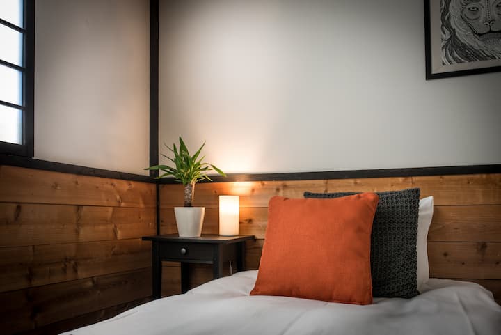 התעוררו לנופים מדהימים של העמק שמסביב.