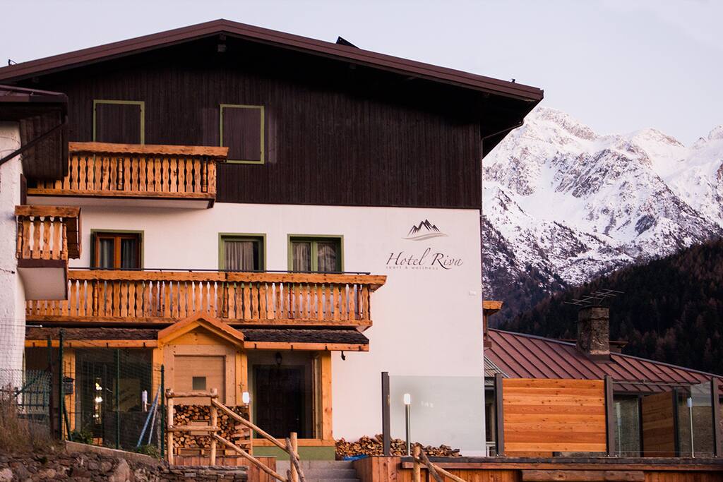 Hotel Riva facciata esterna