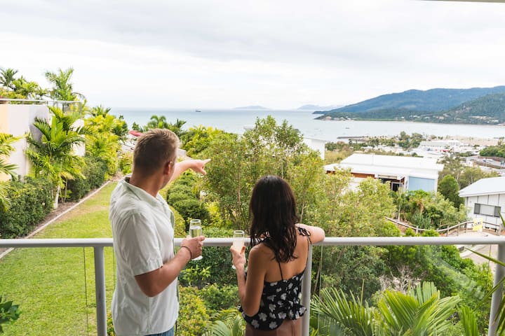 OCEAN VIEW STUDIO WITH SUPERB SWIMMING POOL & WIFI