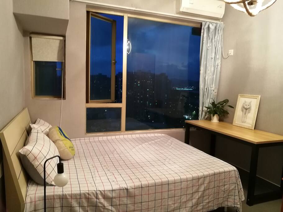卧室夜晚
