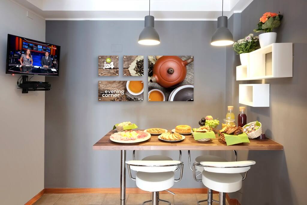 J24 B&B - Breakfast area