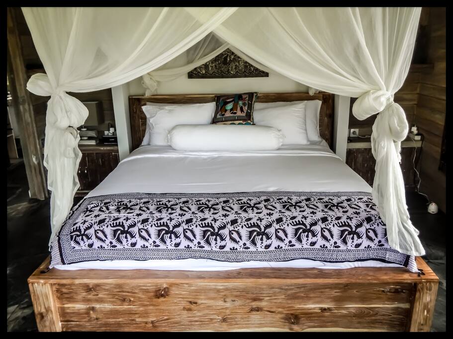 King size bed