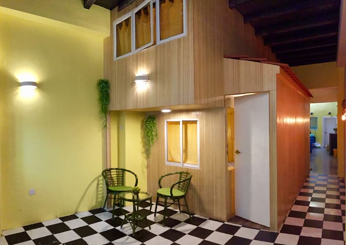 Twin/Family Loft ROOM Private Bath @Night Market