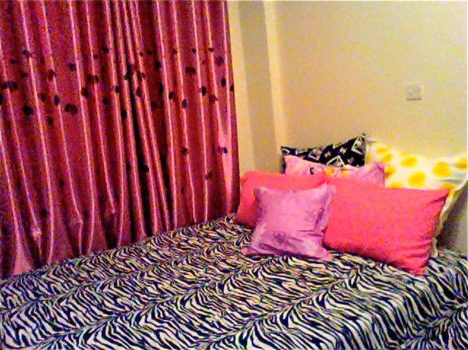 Private room with Queen Bed + Ensuite