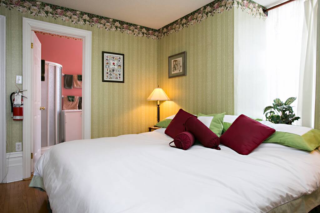 King bed can be changed to two twins.