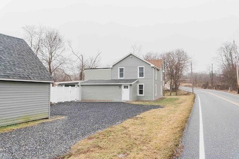 Remodeled 1880 Farm House w/ lots of parking