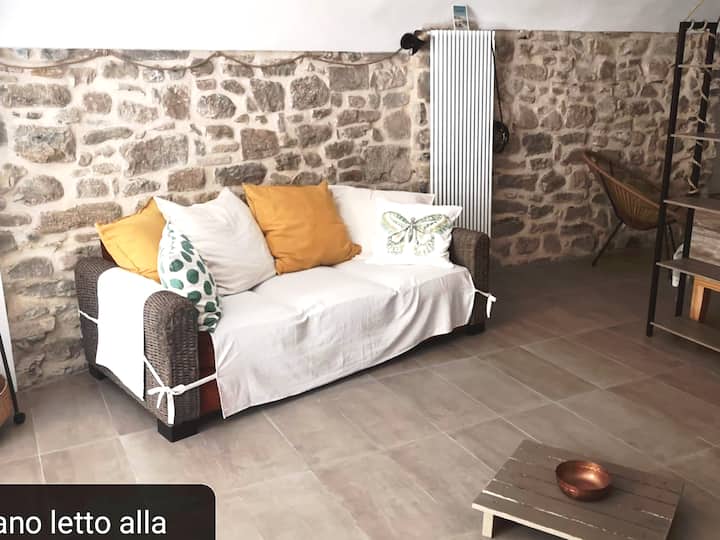 Kauč koji se pretvara u francuski krevet 