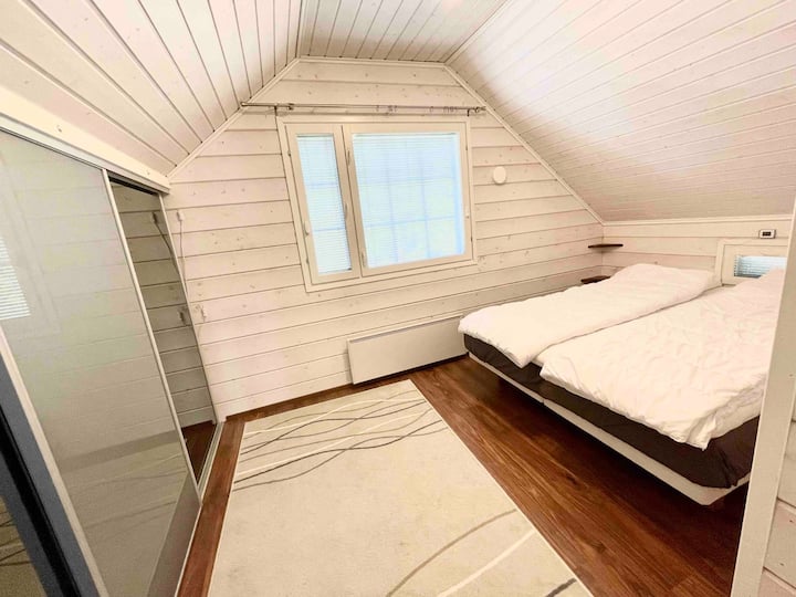 Chumba cha 2 cha kulala kina kitanda kikubwa cha watu wawili