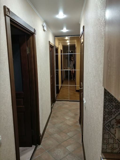 Corridor, cupboard with mirror doors