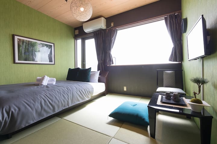 Japanese style Inn!  Double-bed room