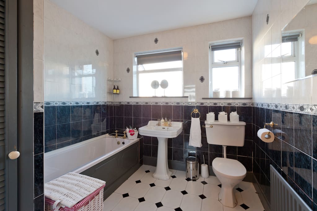 BATHROOM FQUALITY SHAMPOO ETC