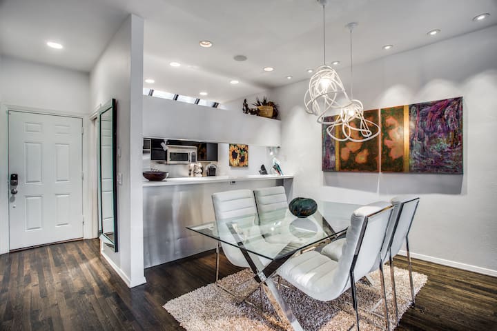 Sweet Retreat-Highland Park gallery image 4