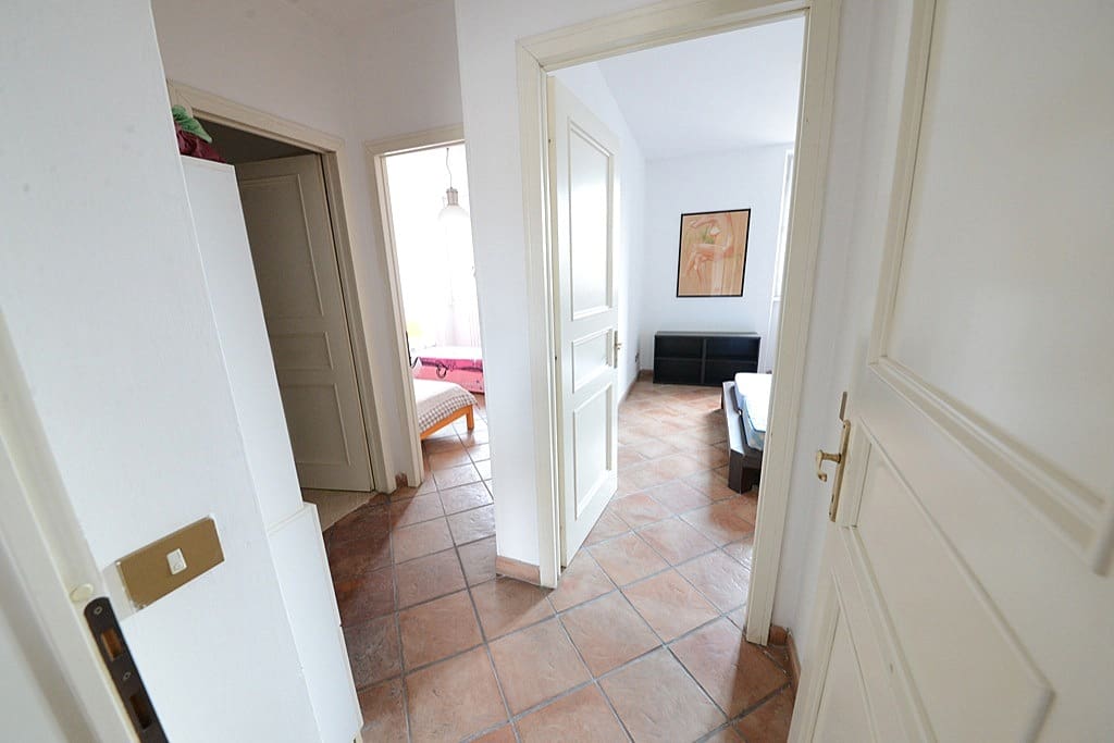 Privacy of both bedrooms